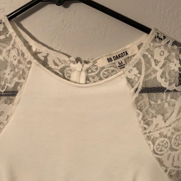 Lulu’s Lace Dress (Medium) - Picture 4 of 4